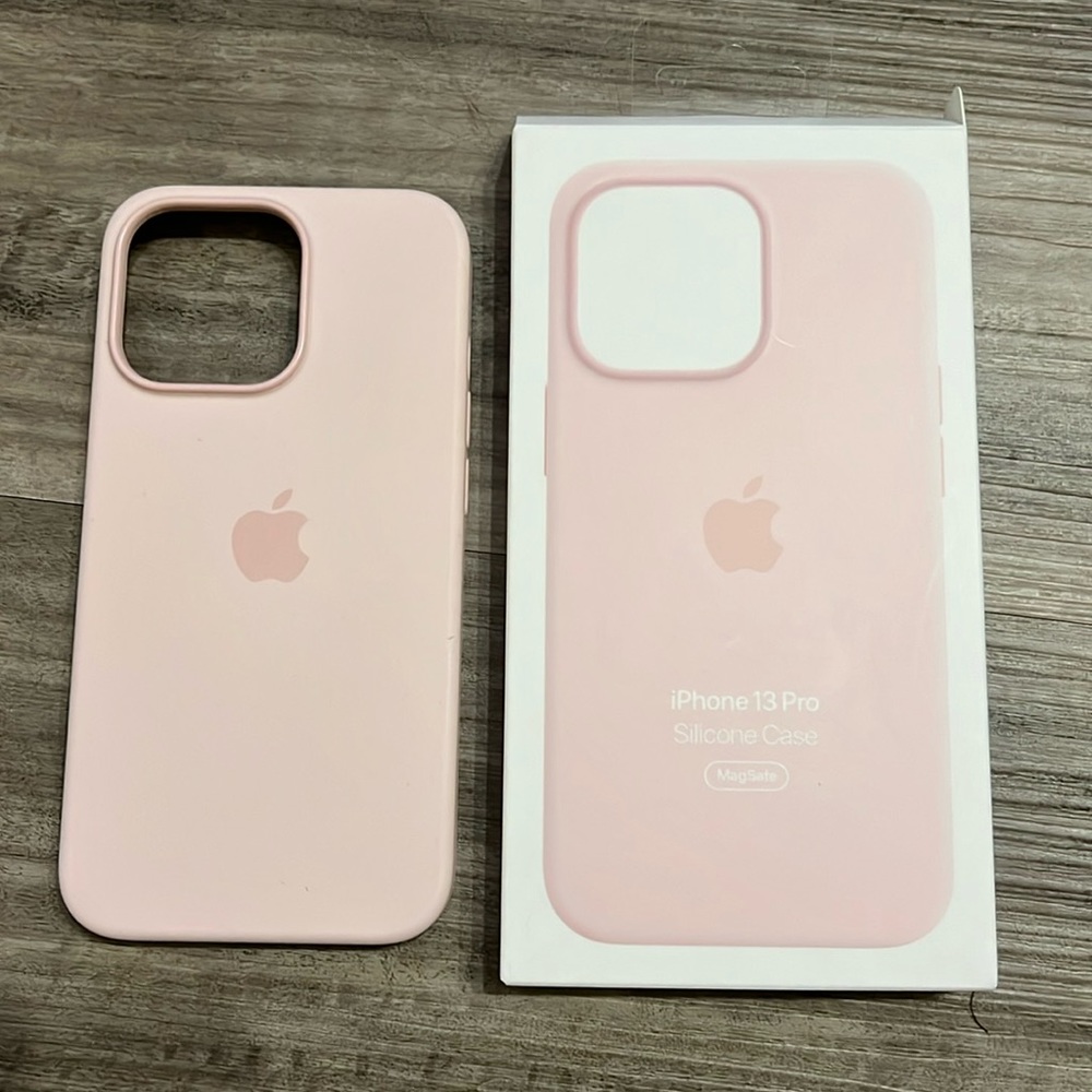 Apple iPhone 13 Pro silicone case - pink